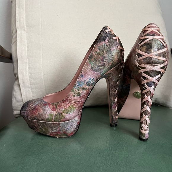 COPY - Rare Betsy Johnson heels, size 6 - Picture 2 of 7